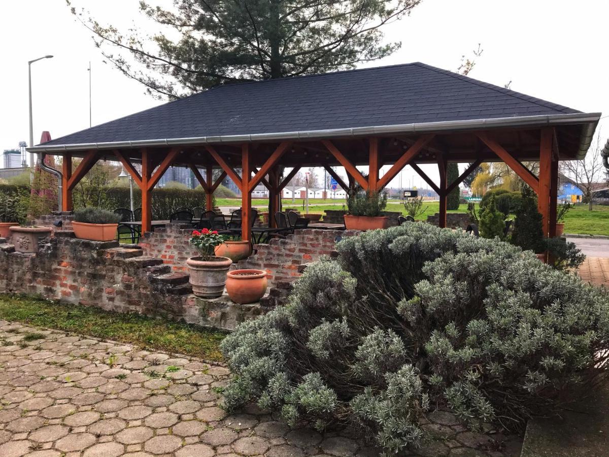 Hotel Zeta Lenti Εξωτερικό φωτογραφία