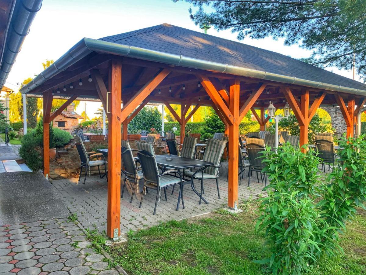 Hotel Zeta Lenti Εξωτερικό φωτογραφία