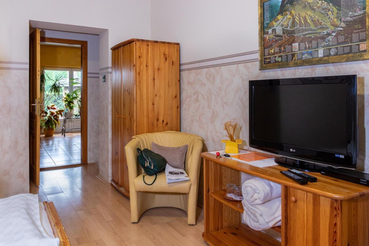 Hotel Zeta Lenti Εξωτερικό φωτογραφία