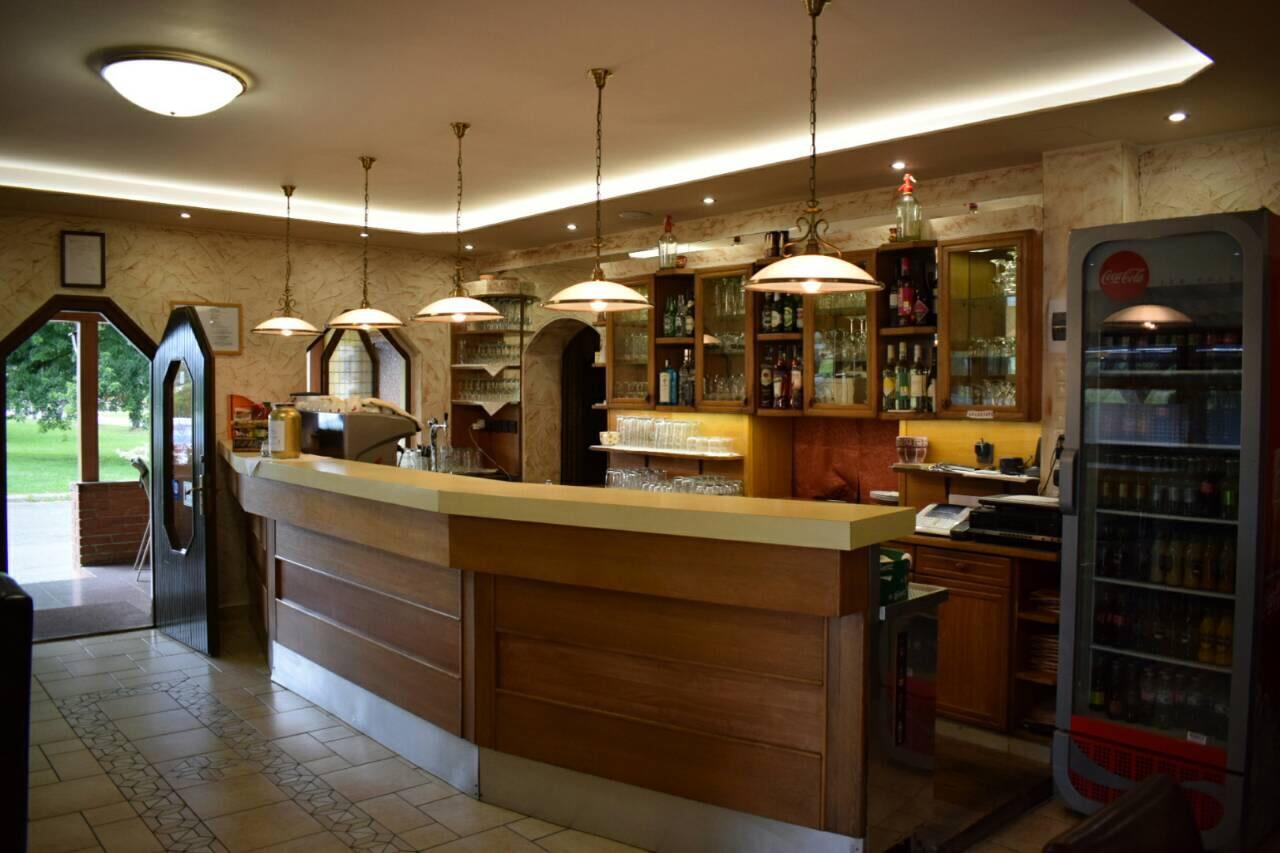 Hotel Zeta Lenti Εξωτερικό φωτογραφία